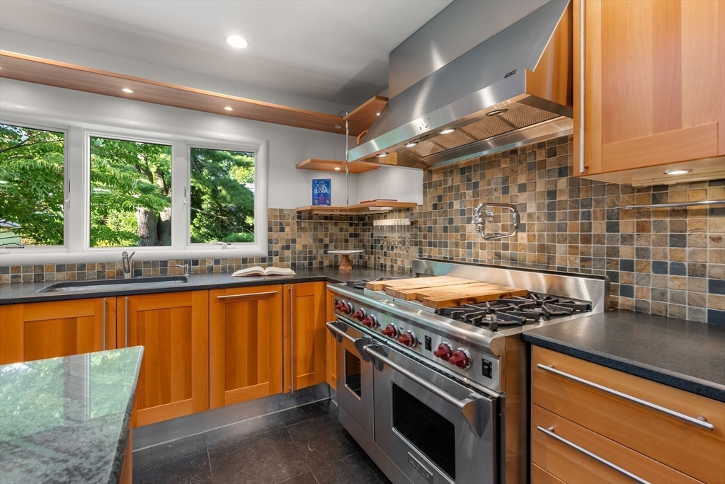 1555 Commonwealth Ave