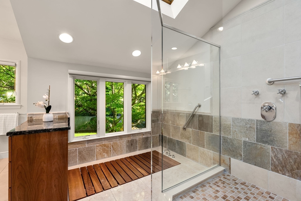 1555 Commonwealth Ave