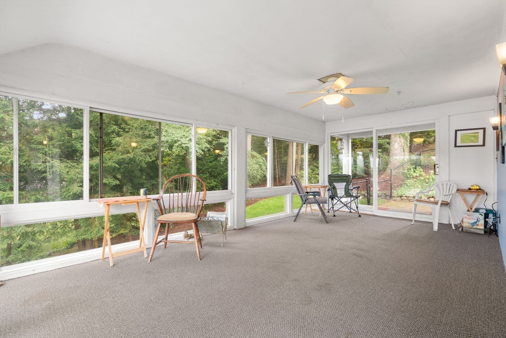 53 Edgewater Dr