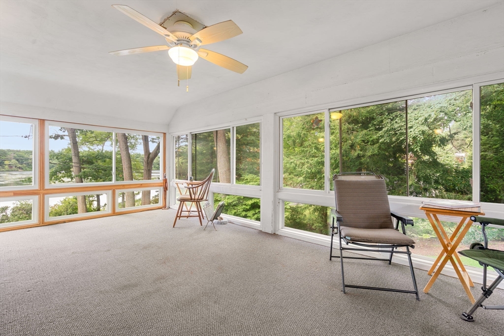 53 Edgewater Dr