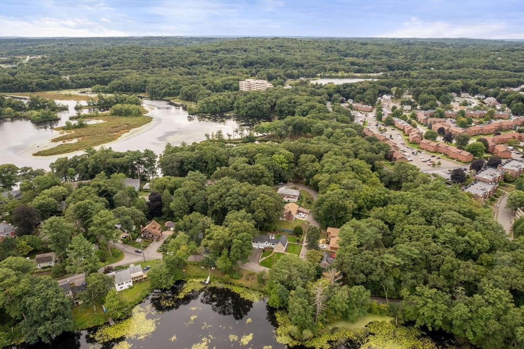 53 Edgewater Dr