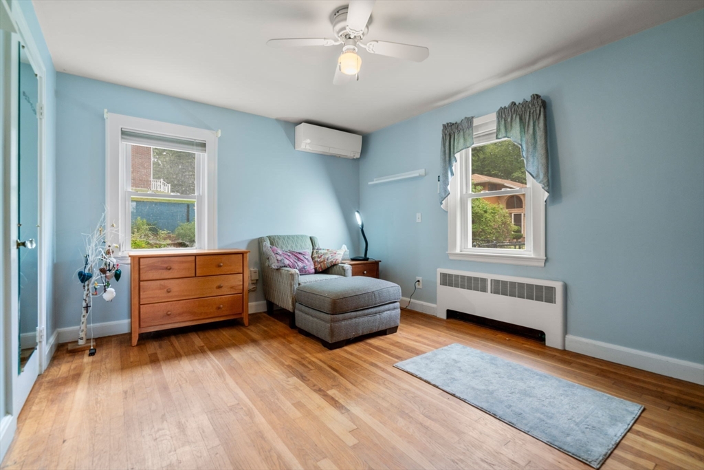 53 Edgewater Dr