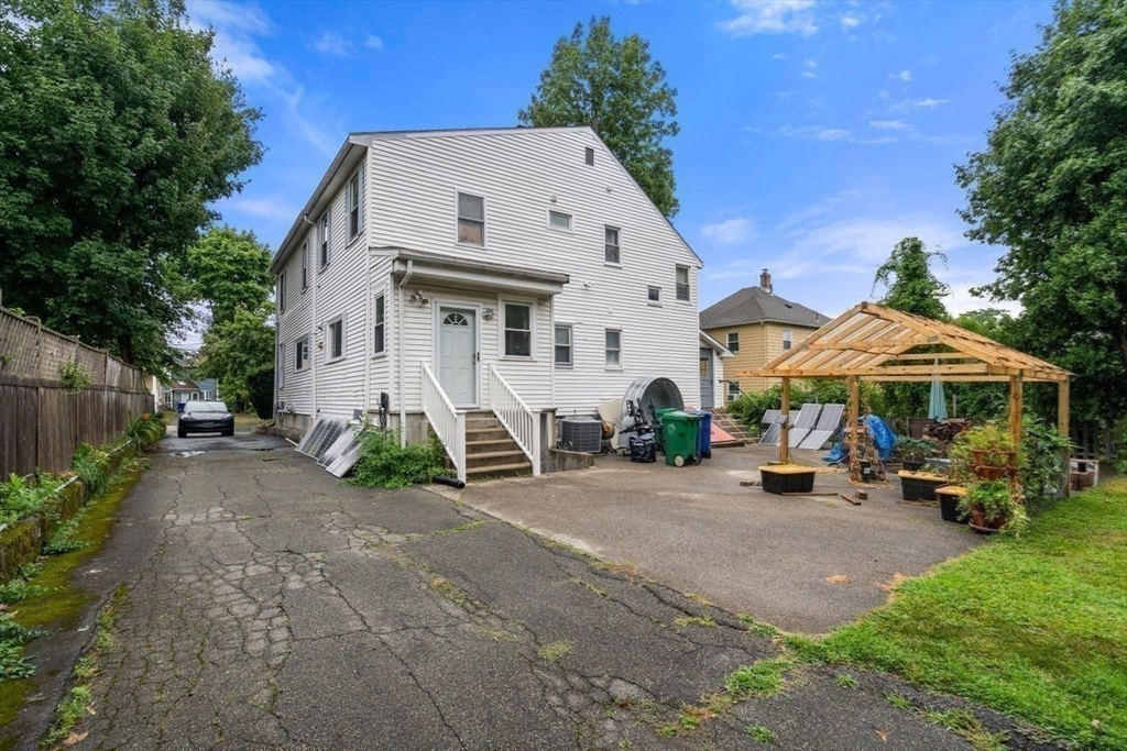 82-84 Crescent Street