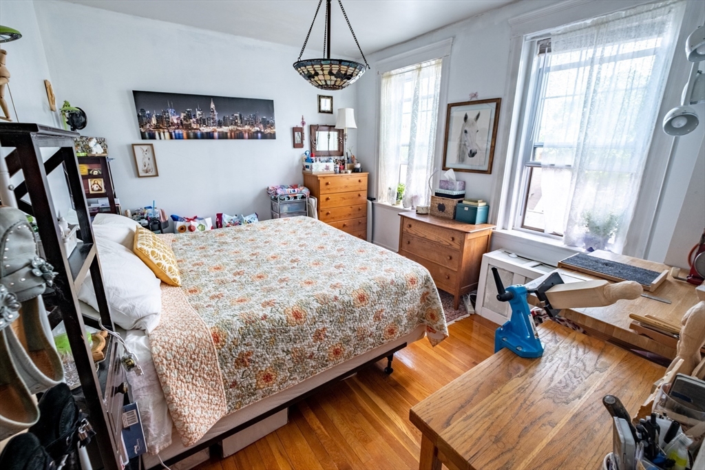 2001 Commonwealth Ave # 10