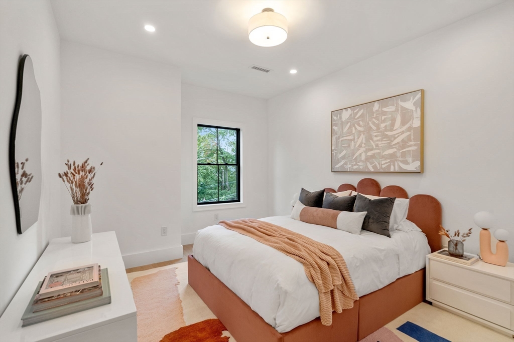 71 Cloverdale Rd # 71