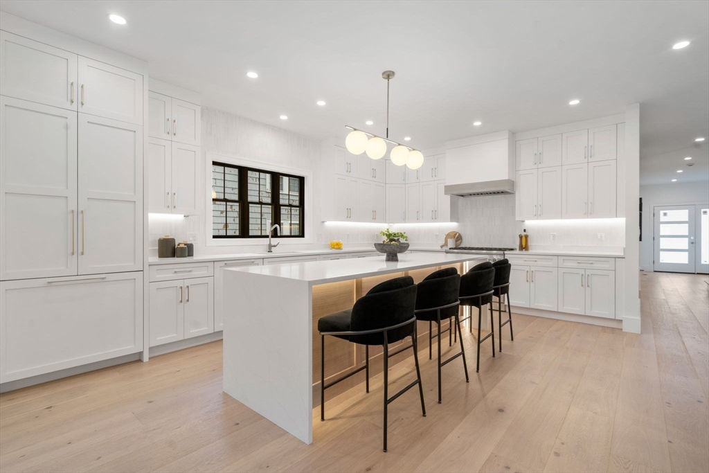 71 Cloverdale Rd # 71