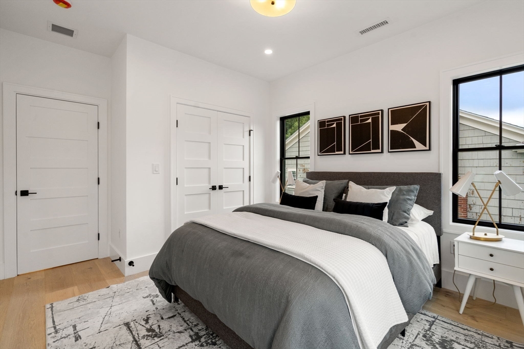 71 Cloverdale Rd # 71