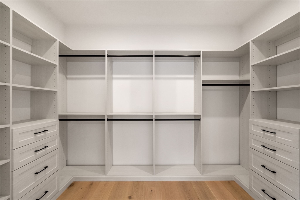 71 Cloverdale Rd # 71