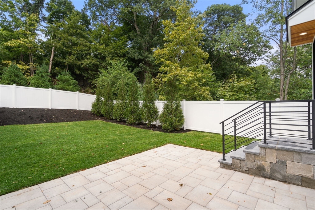 71 Cloverdale Rd # 71