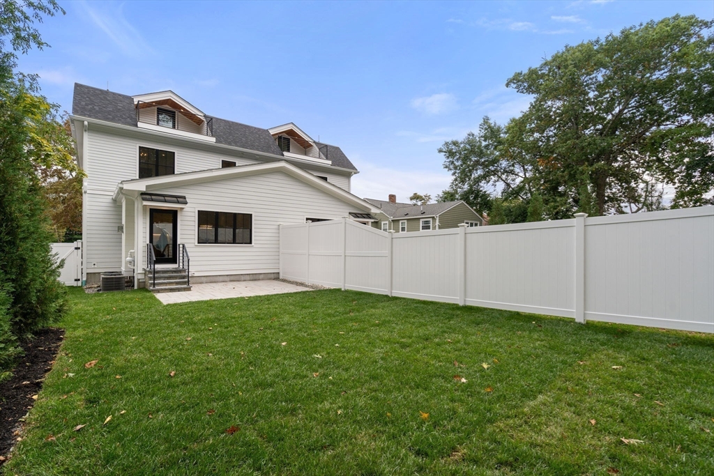 71 Cloverdale Rd # 71