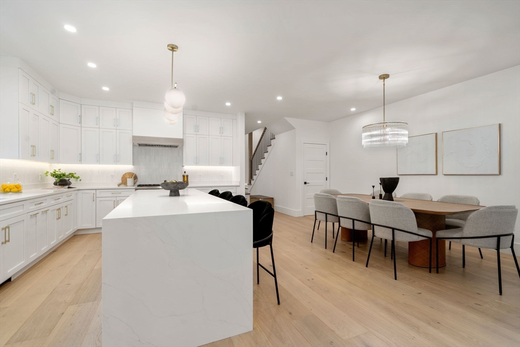 71 Cloverdale Rd # 71