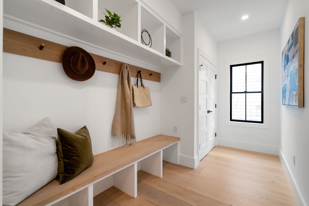 71 Cloverdale Rd # 71