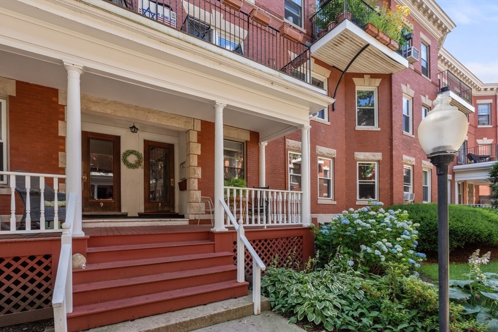7 Auburn Court # 1