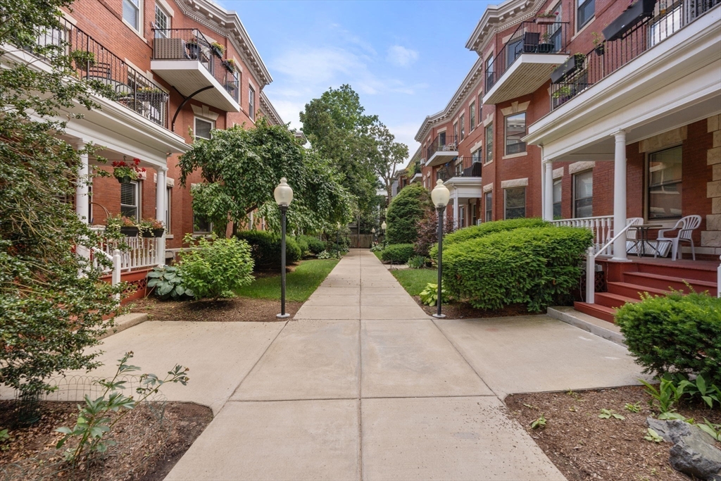7 Auburn Court # 1