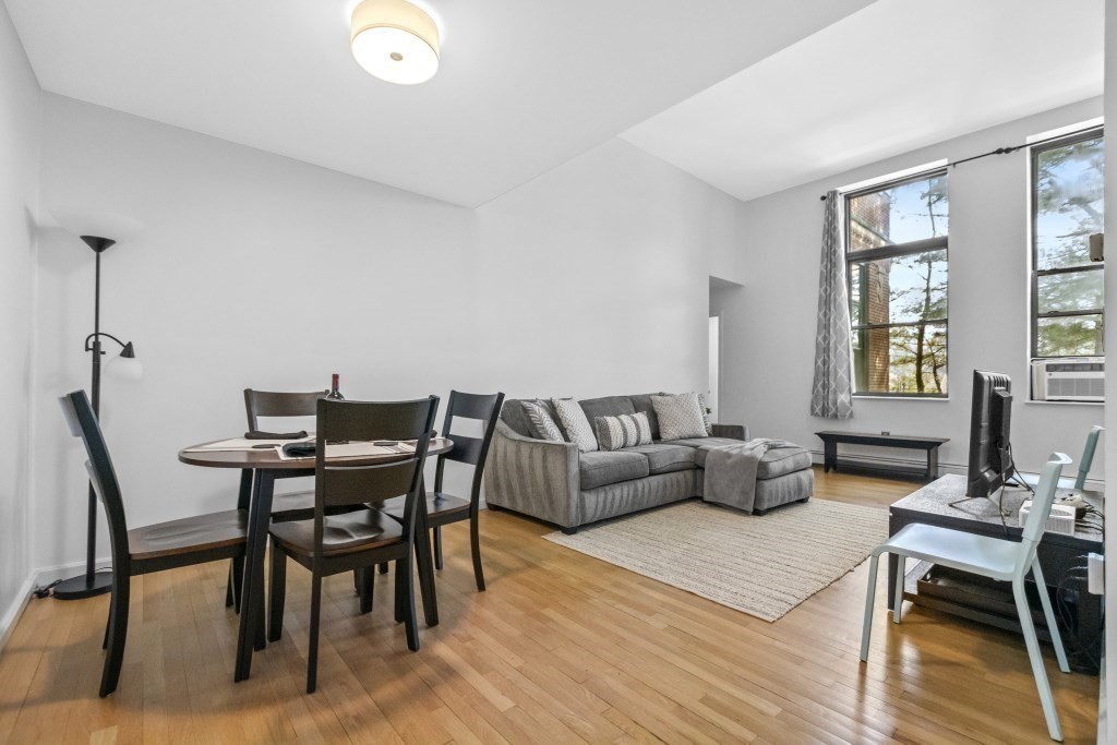 80 Beaumont St # 206 Unit: #206