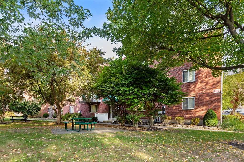 296 Commercial St # 21