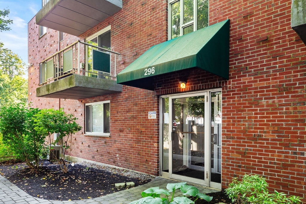 296 Commercial St # 21