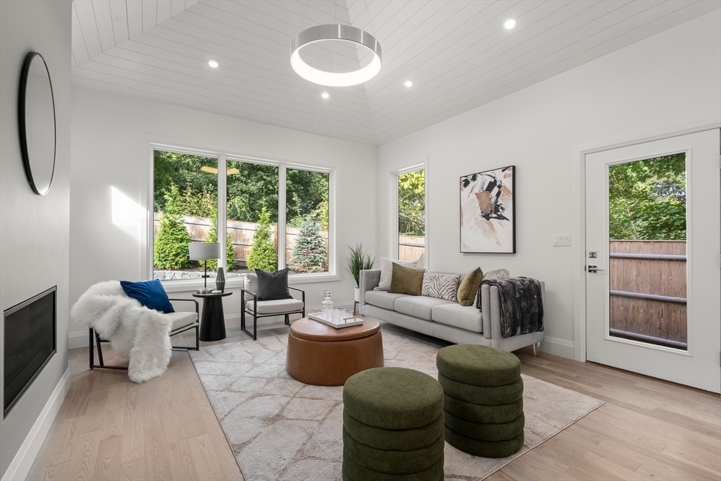 933 Walnut Street # 933