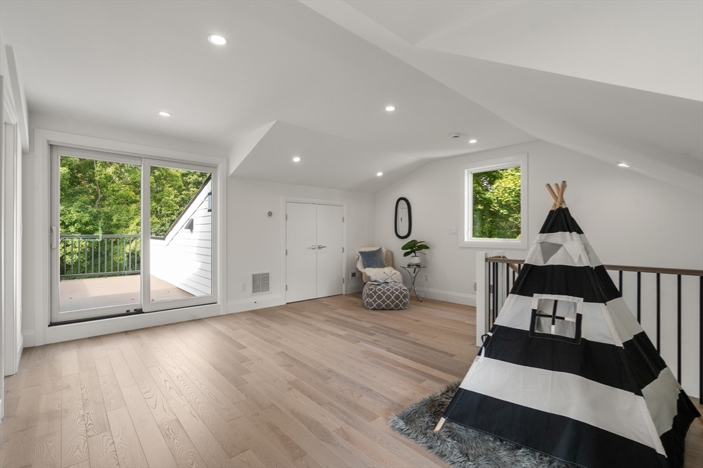 933 Walnut Street # 933