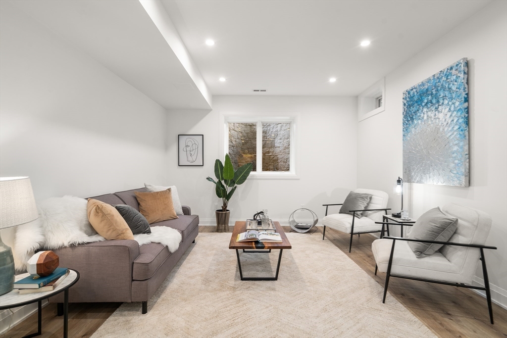 933 Walnut Street # 933