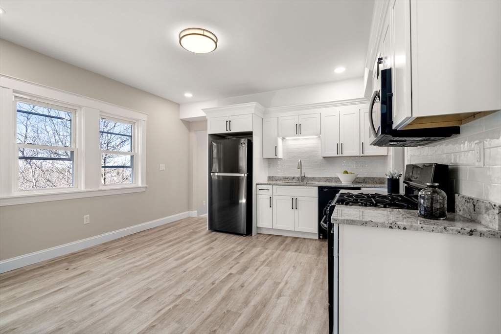 8 Charlesview St # 8