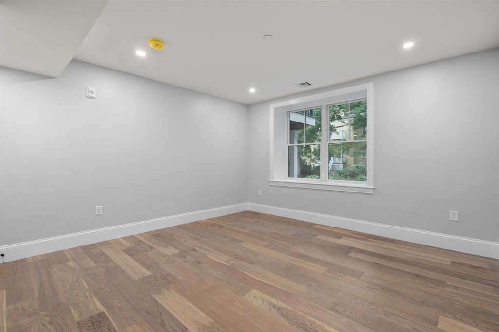 424 Newtonville Ave # B