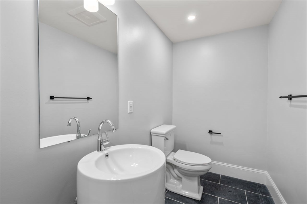 424 Newtonville Ave # B