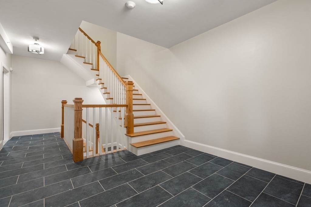 424 Newtonville Ave # B