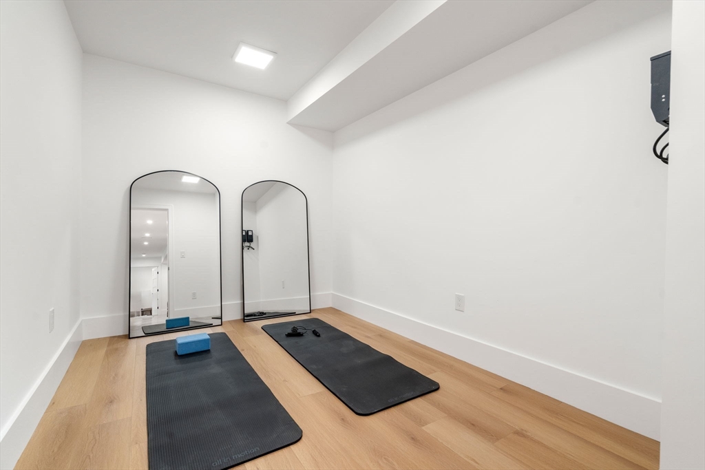 73 Cloverdale Rd # 73