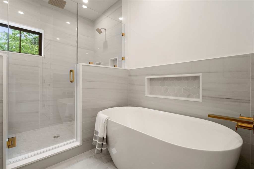 73 Cloverdale Rd # 73