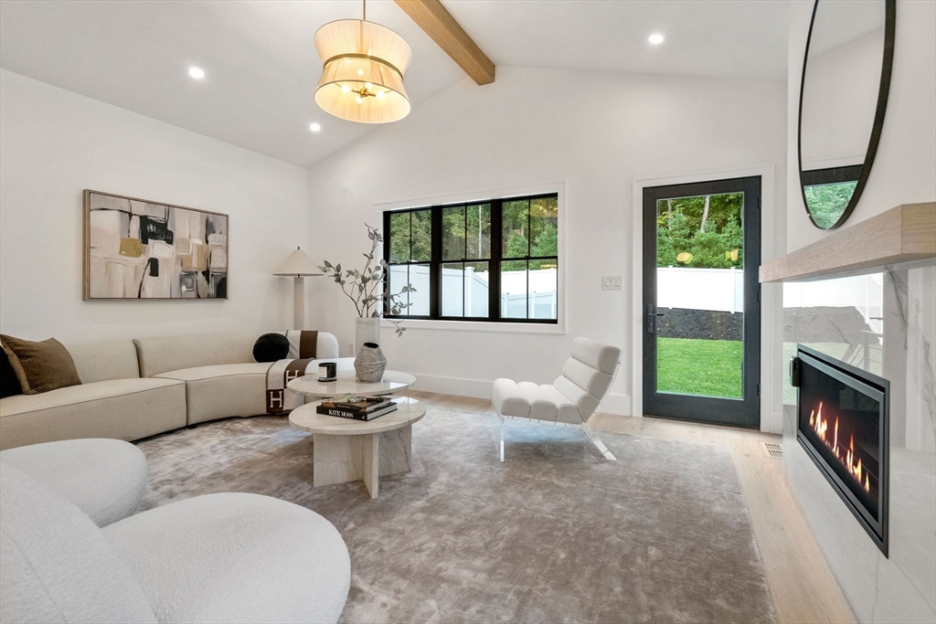 73 Cloverdale Rd # 73