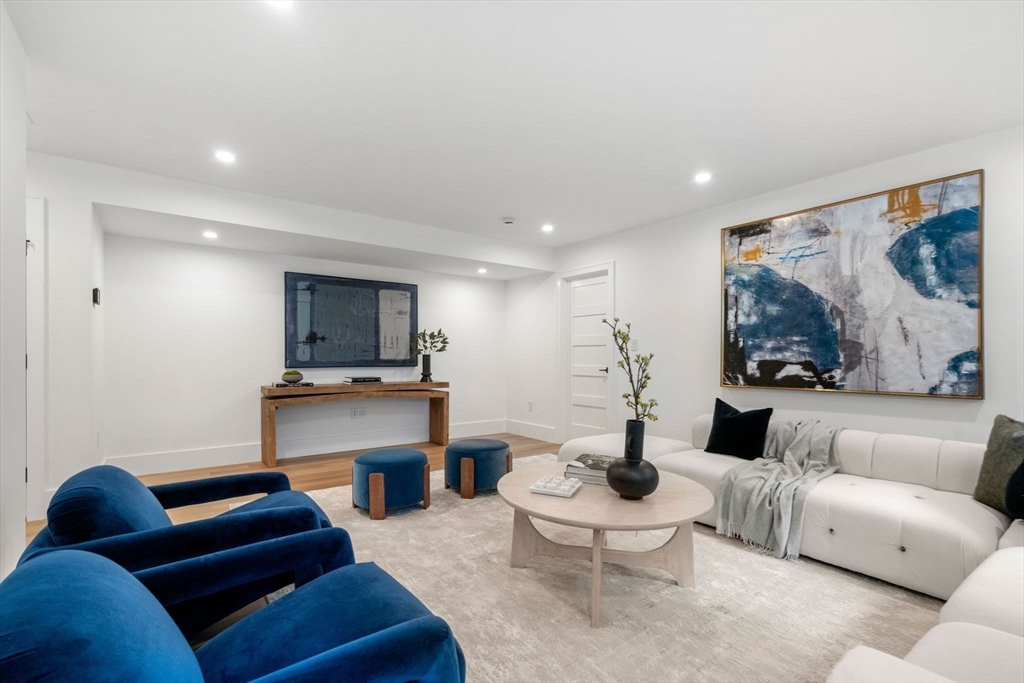 73 Cloverdale Rd # 73