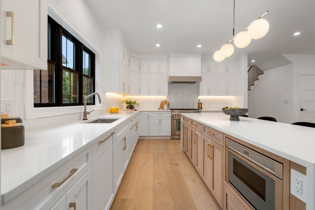 73 Cloverdale Rd # 73