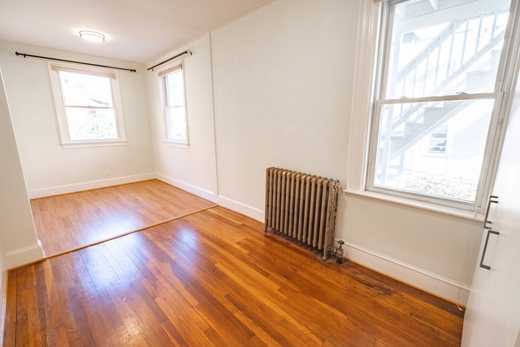 4 Hovey St # 1R