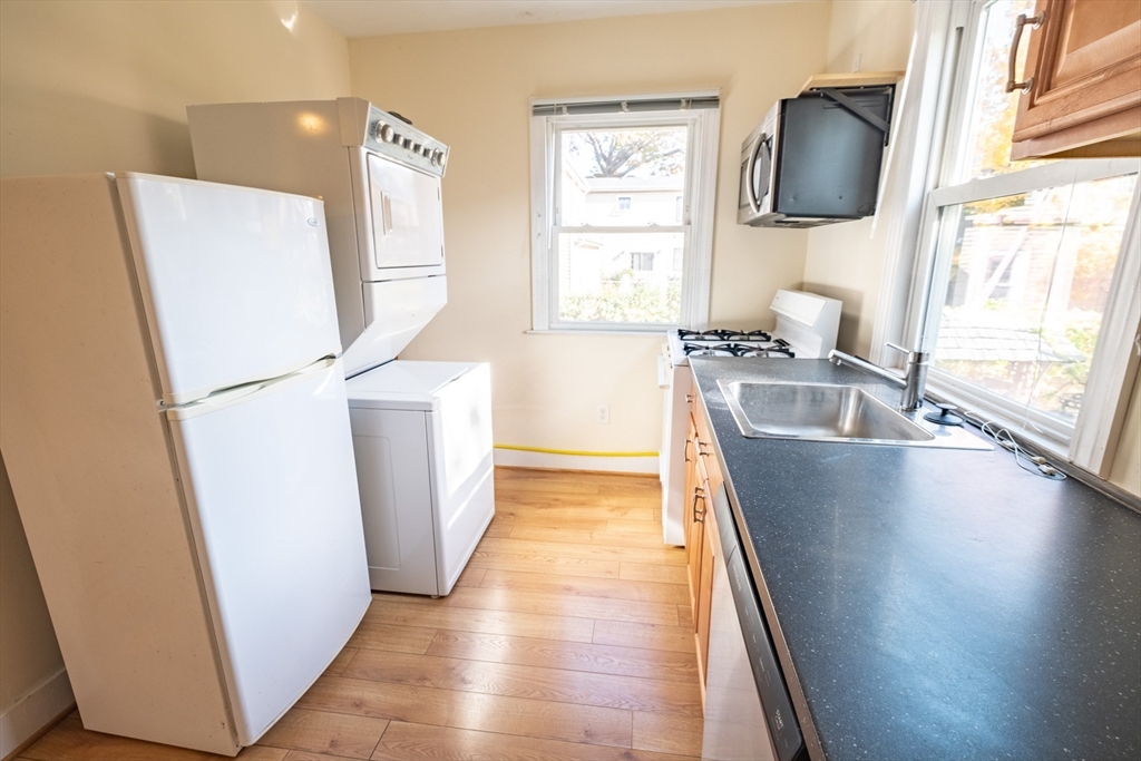 4 Hovey St # 1R