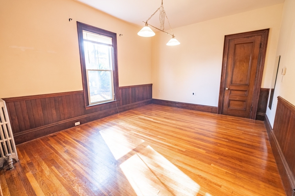 4 Hovey St # 1R