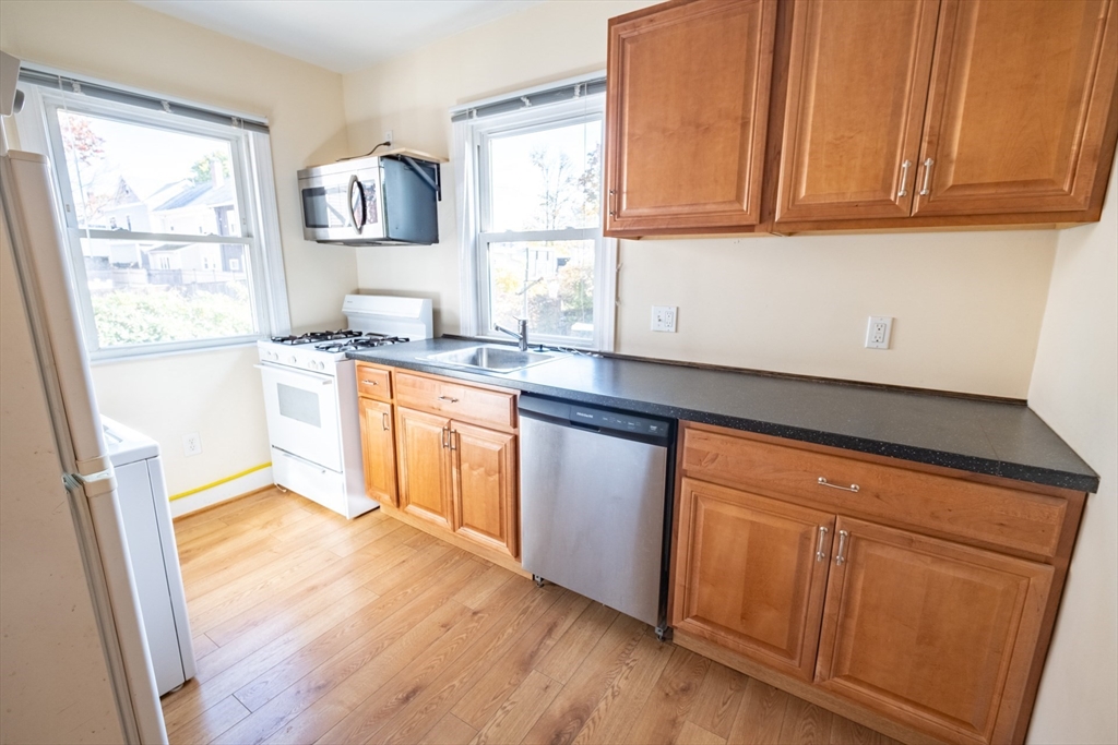 4 Hovey St # 1R