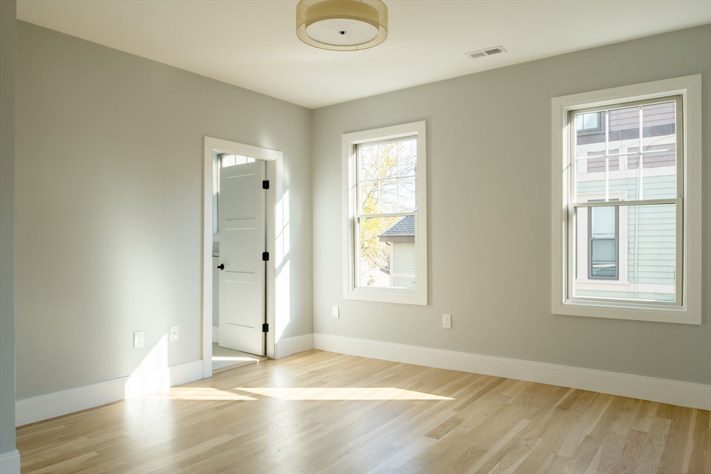 14 Maple St # 14
