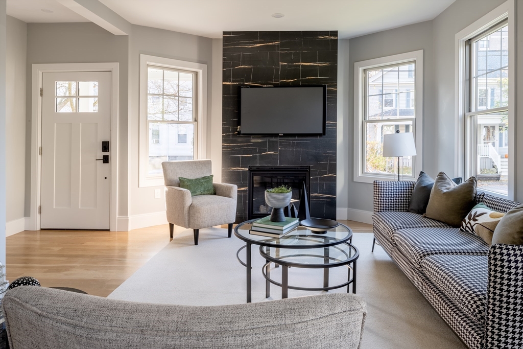 12 Maple St # 12
