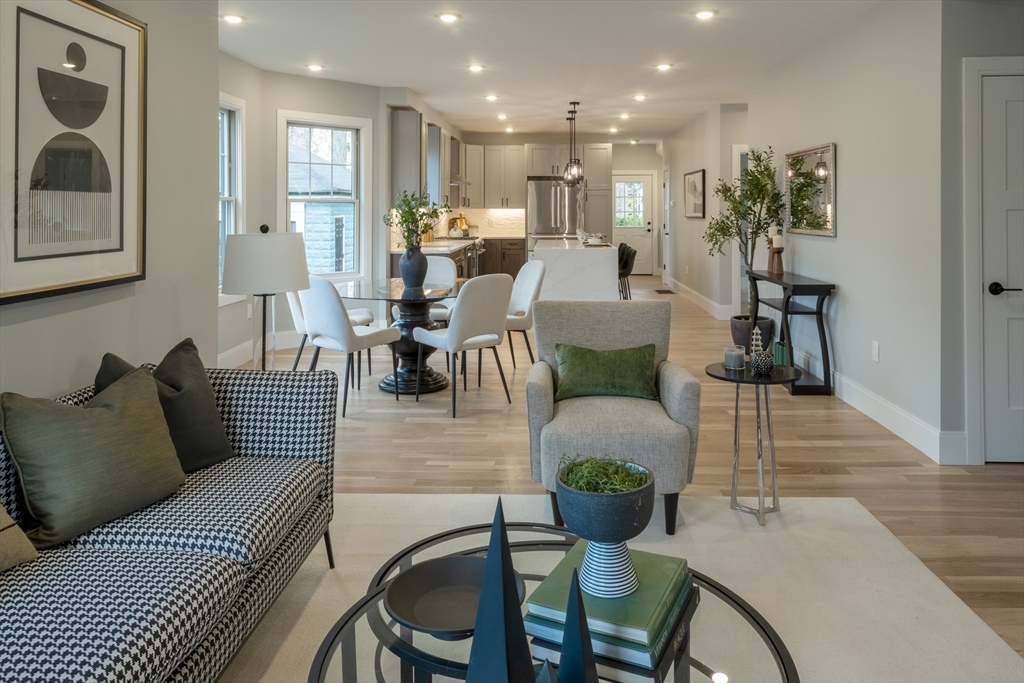 12 Maple St # 12