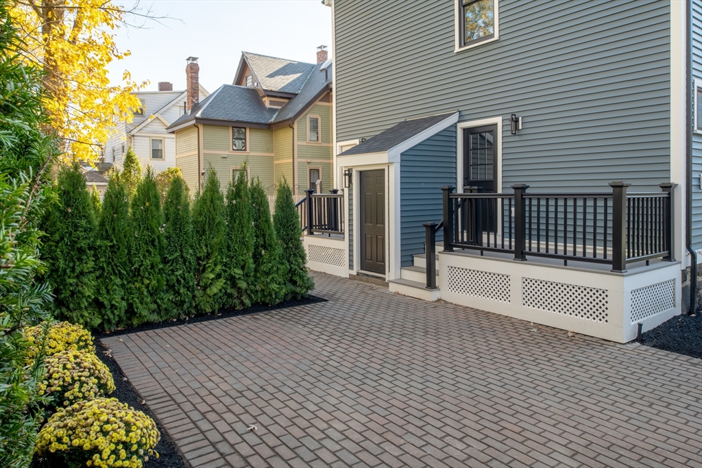12 Maple St # 12