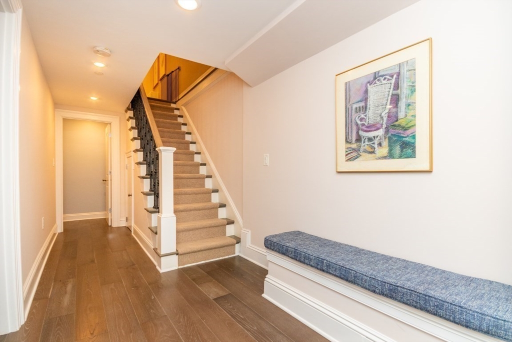 34 Worcester Square # 1