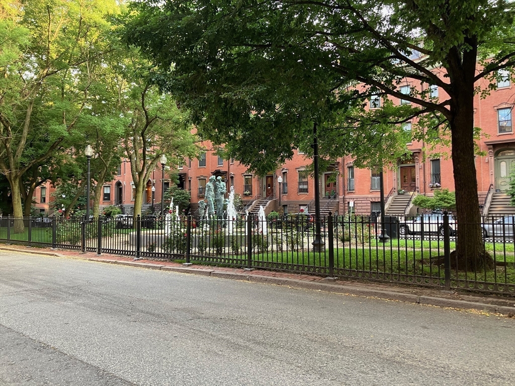 34 Worcester Square # 1