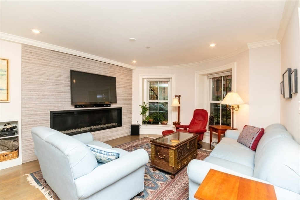 34 Worcester Square # 1