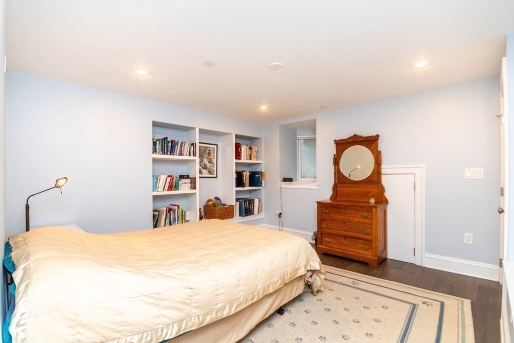 34 Worcester Square # 1