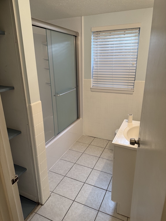 125 Lake Shore Rd # 2