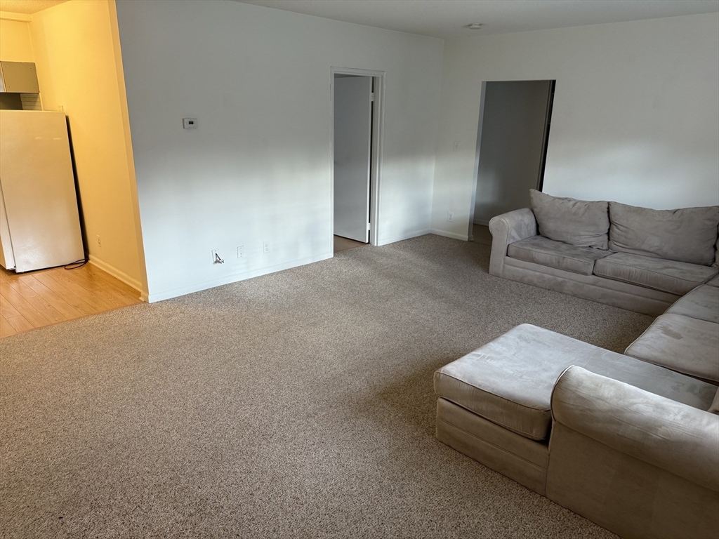 125 Lake Shore Rd # 2