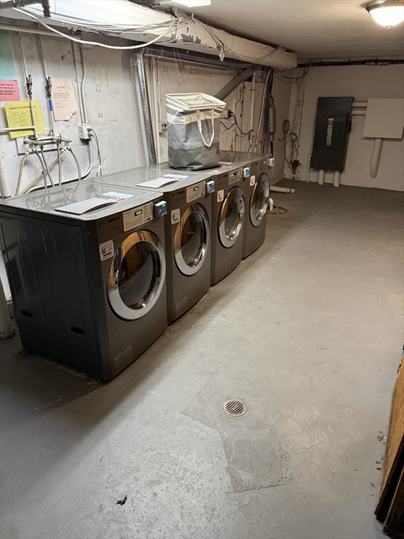 125 Lake Shore Rd # 2