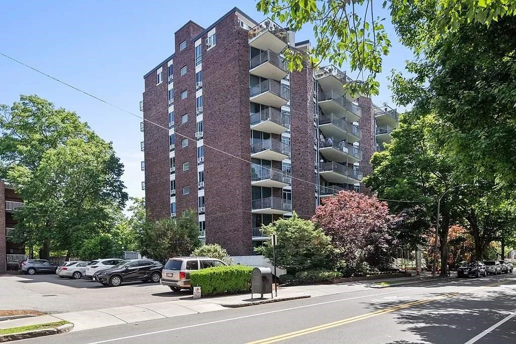 19 Winchester St # 207