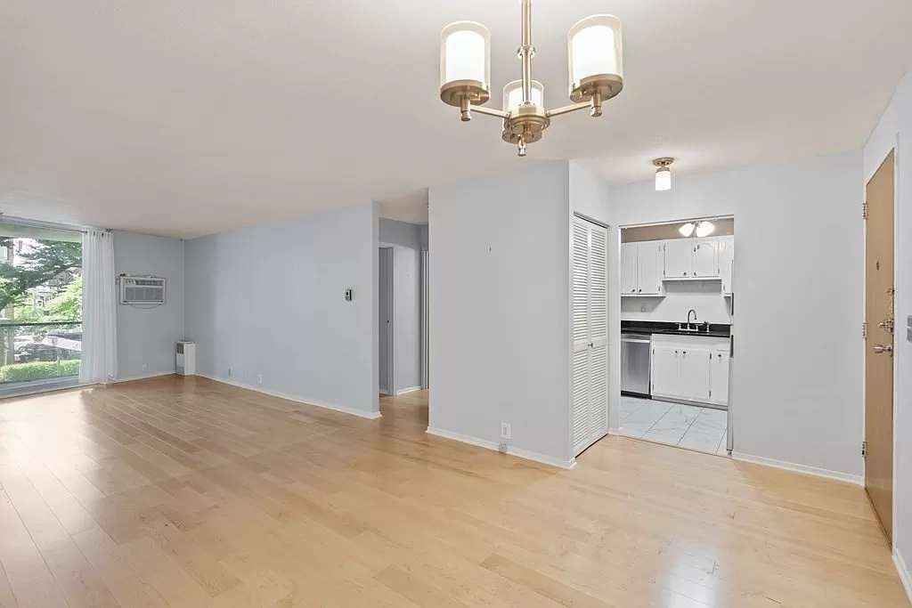 19 Winchester St # 207